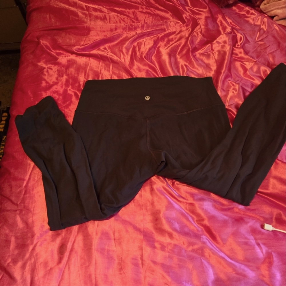 Lululemon crop leggings sz 12, dark blue